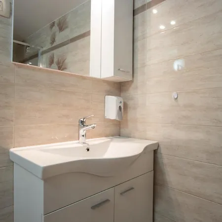 Appartement Radolca And *